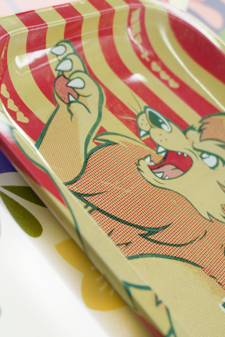 Decorative metal tray featuring a retro rasta stylized lion of judah design, perfect for keys, desks, vanities, or gifting